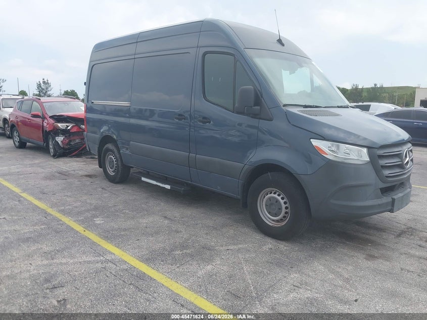 2019 Mercedes-benz Sprinter VIN WD4PF0CD2KP104615 IAAI salvage auction — LEFT & RIGHT, Clear (Florida), sold $3,600 on 2026-07-09 (photo 1)