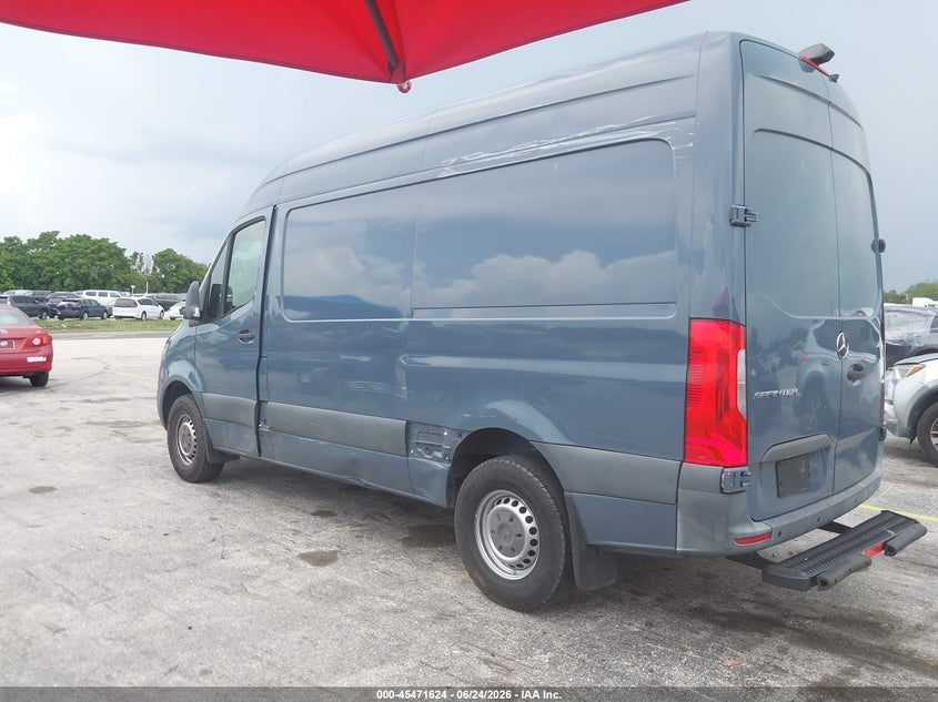 2019 Mercedes-benz Sprinter VIN WD4PF0CD2KP104615 IAAI salvage auction — LEFT & RIGHT, Clear (Florida), sold $3,600 on 2026-07-09 (photo 3)