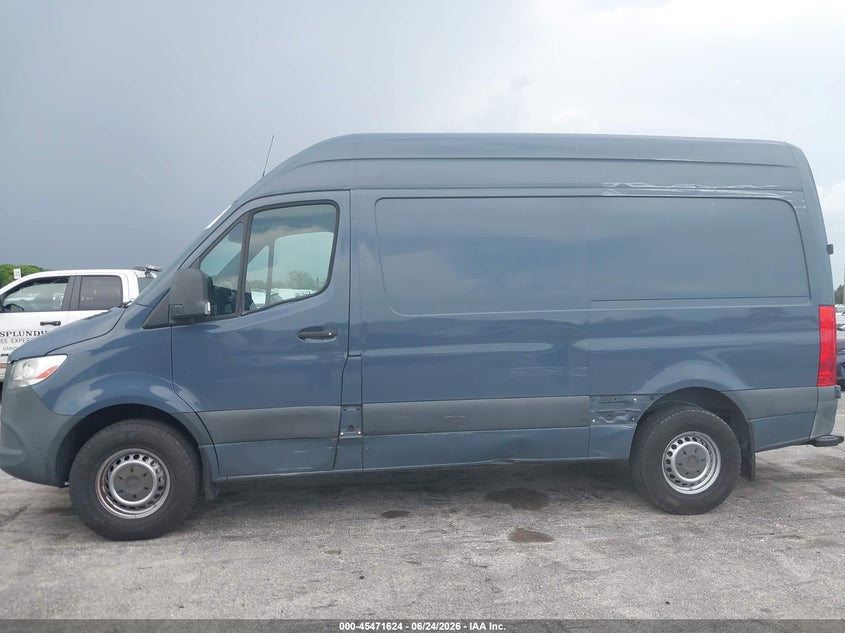 2019 Mercedes-benz Sprinter VIN WD4PF0CD2KP104615 IAAI salvage auction — LEFT & RIGHT, Clear (Florida), sold $3,600 on 2026-07-09 (photo 6)