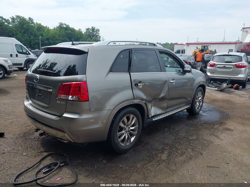 2013 Kia Sorento VIN 5XYKWDA26DG333821 IAAI salvage auction — SIDE, Salvage - Greater Than 75% (Maryland), sold $1,750 on 2026-07-15 (photo 4)