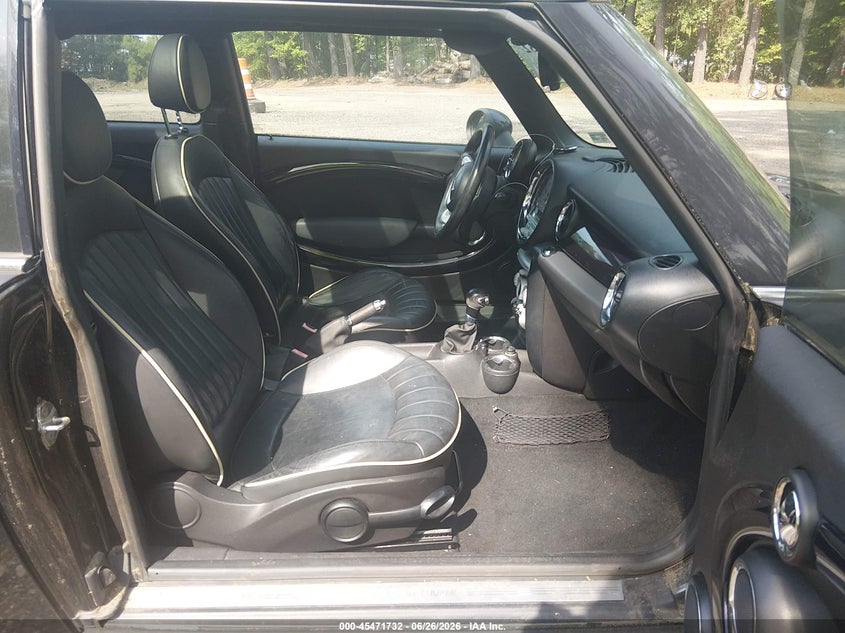 2009 Mini Clubman VIN WMWML33599TX35408 IAAI salvage auction — NORMAL WEAR, Clear (Virginia), sold $275 on 2026-07-07 (photo 5)