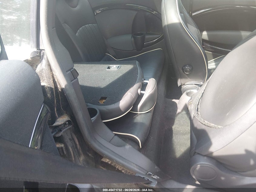 2009 Mini Clubman VIN WMWML33599TX35408 IAAI salvage auction — NORMAL WEAR, Clear (Virginia), sold $275 on 2026-07-07 (photo 8)
