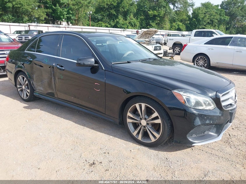 2014 Mercedes-benz E-klasse VIN WDDHF5KB4EA874517 IAAI salvage auction — SIDE, Original (Texas), sold $2,800 on 2026-08-20 (photo 1)