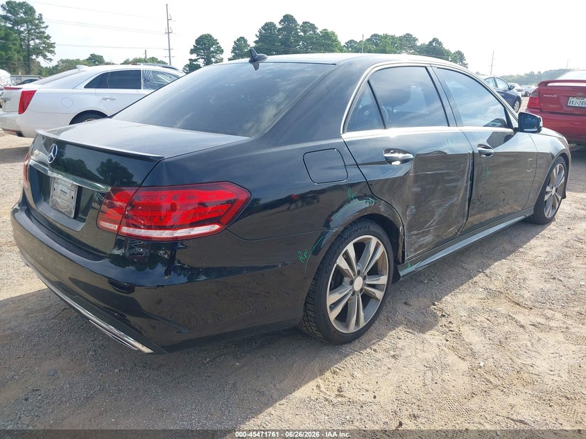 2014 Mercedes-benz E-klasse VIN WDDHF5KB4EA874517 IAAI salvage auction — SIDE, Original (Texas), sold $2,800 on 2026-08-20 (photo 4)