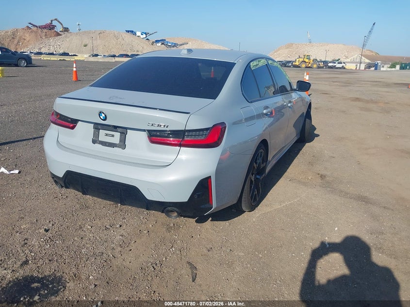 2026 BMW 3er VIN 3MW69CW03T8F92929 IAAI salvage auction — FRONT END, Wait Title, sold $21,800 on 2026-08-24 (photo 4)