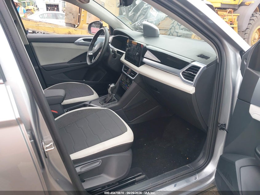 2026 Volkswagen Taos VIN 3VVSC7B21TM064462 IAAI salvage auction — SIDE, Salvage Title, sold $16,200 on 2026-07-24 (photo 5)