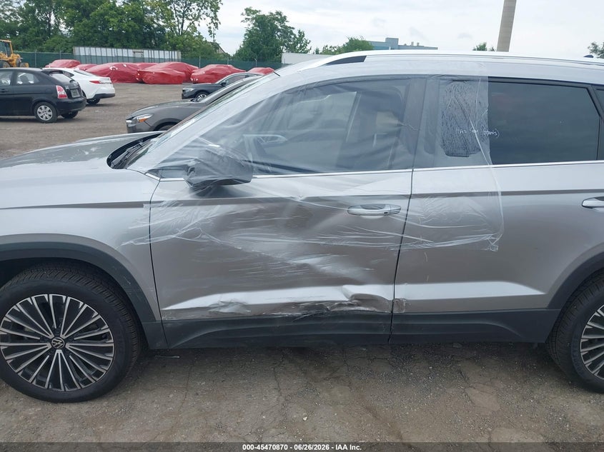 2026 Volkswagen Taos VIN 3VVSC7B21TM064462 IAAI salvage auction — SIDE, Salvage Title, sold $16,200 on 2026-07-24 (photo 6)