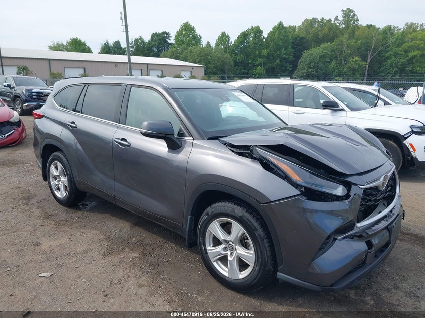 2022 Toyota Highlander VIN 5TDBZRBH2NS250317 IAAI salvage auction — FRONT END, Salvage (Virginia), sold $13,100 on 2026-07-30 (photo 1)