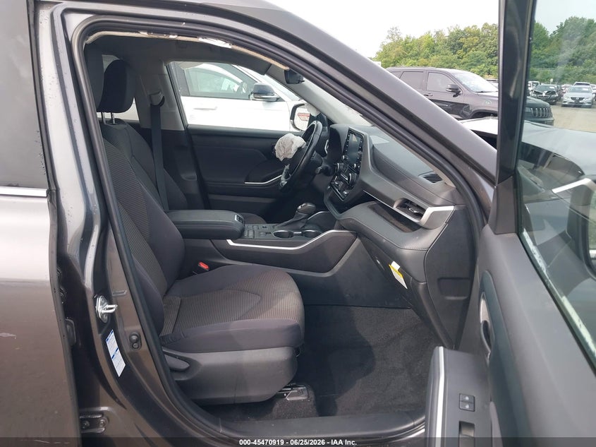 2022 Toyota Highlander VIN 5TDBZRBH2NS250317 IAAI salvage auction — FRONT END, Salvage (Virginia), sold $13,100 on 2026-07-30 (photo 5)