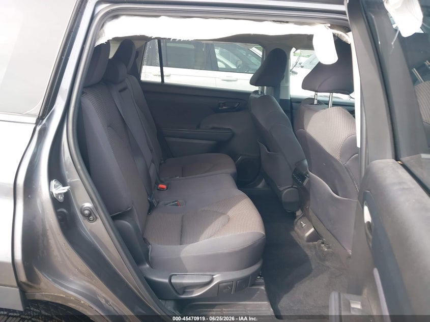 2022 Toyota Highlander VIN 5TDBZRBH2NS250317 IAAI salvage auction — FRONT END, Salvage (Virginia), sold $13,100 on 2026-07-30 (photo 8)