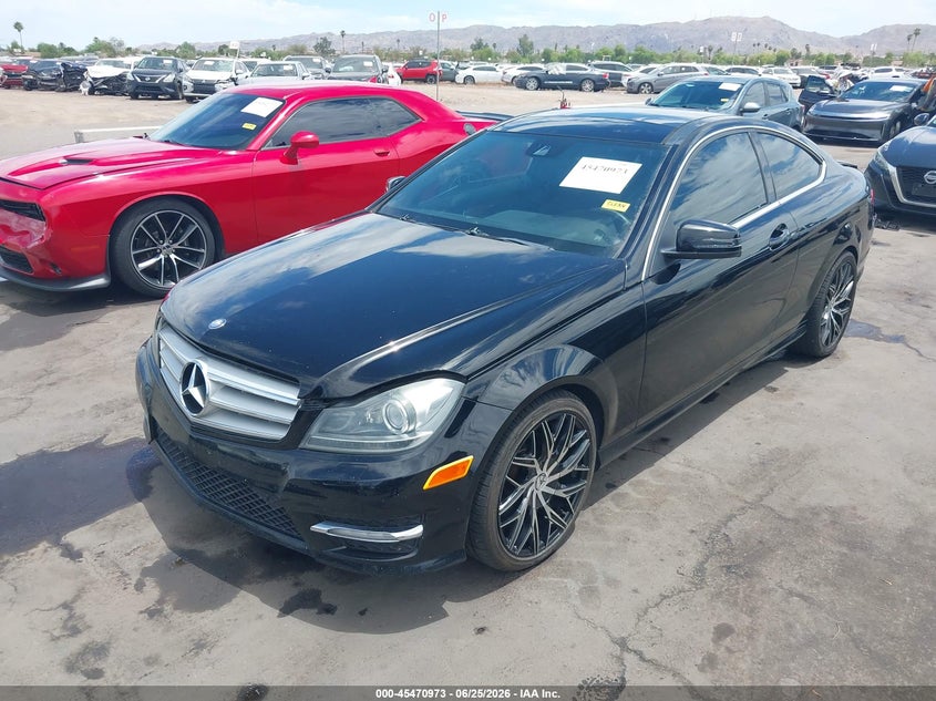 2013 Mercedes-benz C-klasse VIN WDDGJ4HB5DF956673 IAAI salvage auction — REAR END, Rebuildable (Florida), sold $825 on 2026-07-11 (photo 2)