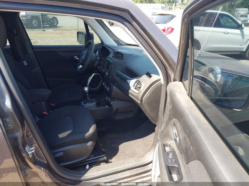 2018 Jeep Renegade VIN ZACCJBAH8JPH17641 IAAI salvage auction — NORMAL WEAR, Affidavit In Lieu Of Title - Non-Public (Washington), sold $1,550 on 2026-07-22 (photo 5)