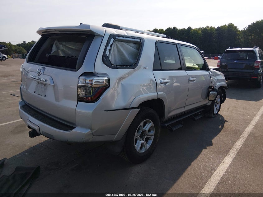 2021 Toyota 4runner VIN JTEMU5JR2M5885001 IAAI salvage auction — FRONT END, Salvage Title, sold $3,350 on 2026-07-29 (photo 4)