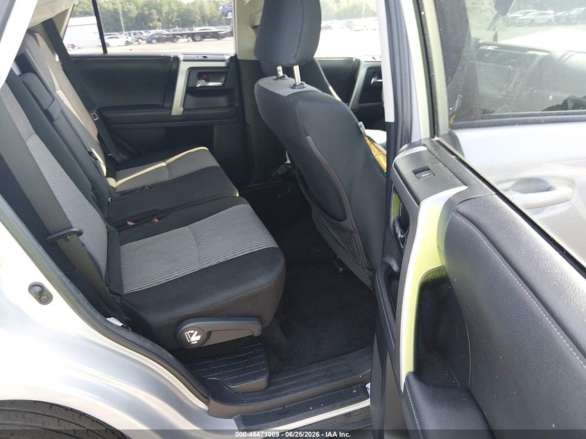 2021 Toyota 4runner VIN JTEMU5JR2M5885001 IAAI salvage auction — FRONT END, Salvage Title, sold $3,350 on 2026-07-29 (photo 8)