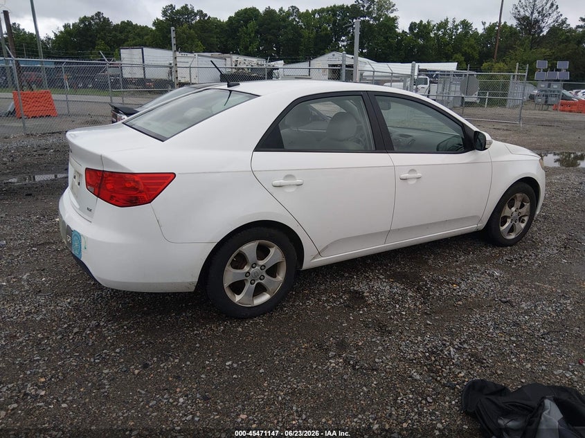 2010 Kia Forte VIN KNAFU4A2XA5231480 IAAI salvage auction — NORMAL WEAR, Clear (Virginia), sold $350 on 2026-07-10 (photo 4)