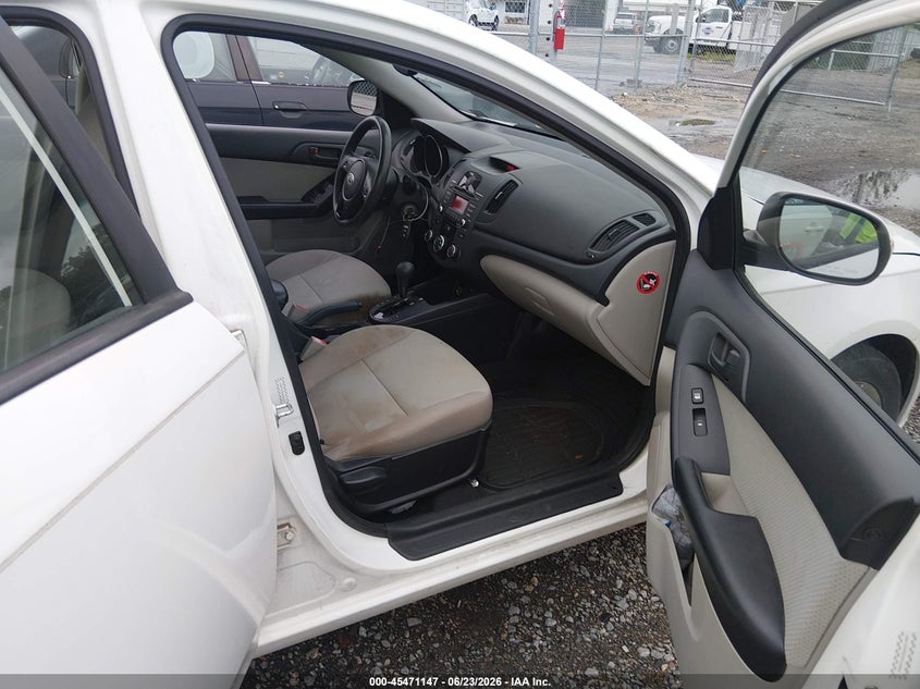 2010 Kia Forte VIN KNAFU4A2XA5231480 IAAI salvage auction — NORMAL WEAR, Clear (Virginia), sold $350 on 2026-07-10 (photo 5)
