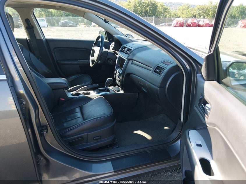 2010 Mercury Milan VIN 3MEHM0CG3AR663451 IAAI salvage auction — NORMAL WEAR, Clear (New Jersey), sold $425 on 2026-07-09 (photo 5)