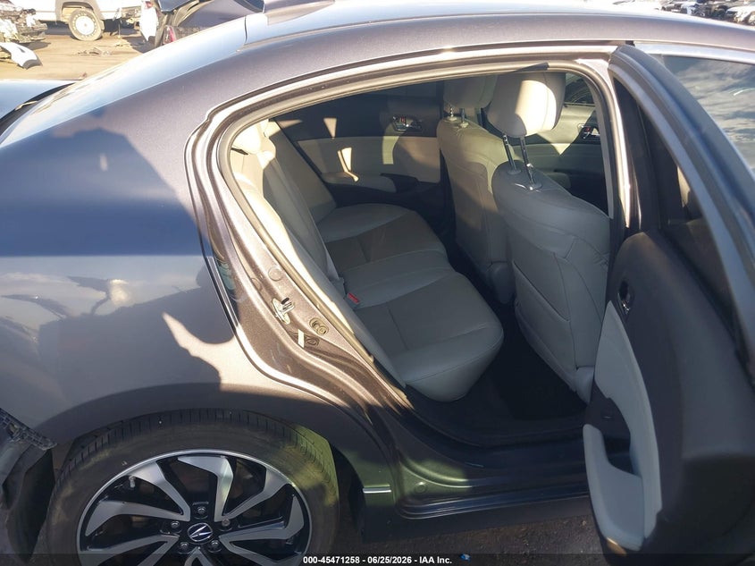 2018 Acura Ilx VIN 19UDE2F44JA004932 IAAI salvage auction — REAR END, Salvage (Arizona), sold $6,300 on 2026-07-24 (photo 8)