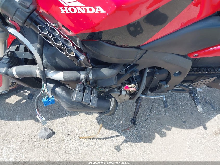 2003 Honda Cbr600 VIN JH2PC37013M010795 IAAI salvage auction — LEFT & RIGHT, Salvage (Iowa), sold $50 on 2026-07-28 (photo 9)
