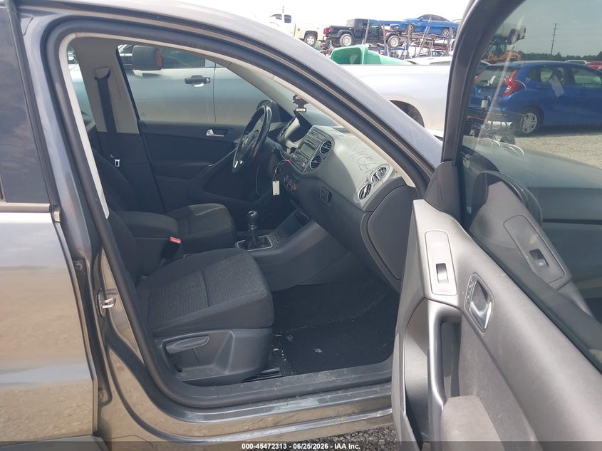 2014 Volkswagen Tiguan VIN WVGCV3AX4EW624105 IAAI salvage auction — FRONT END, Salvage (Ohio), sold $1,000 on 2026-07-08 (photo 5)