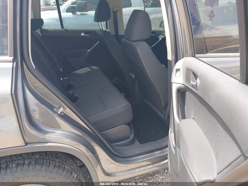 2014 Volkswagen Tiguan VIN WVGCV3AX4EW624105 IAAI salvage auction — FRONT END, Salvage (Ohio), sold $1,000 on 2026-07-08 (photo 8)