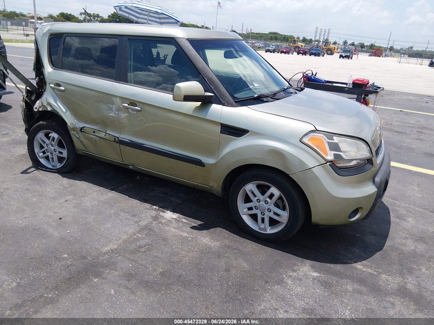 2011 Kia Soul VIN KNDJT2A25B7275896 IAAI salvage auction — LEFT SIDE, Rebuildable (Florida), sold $25 on 2026-07-16 (photo 1)