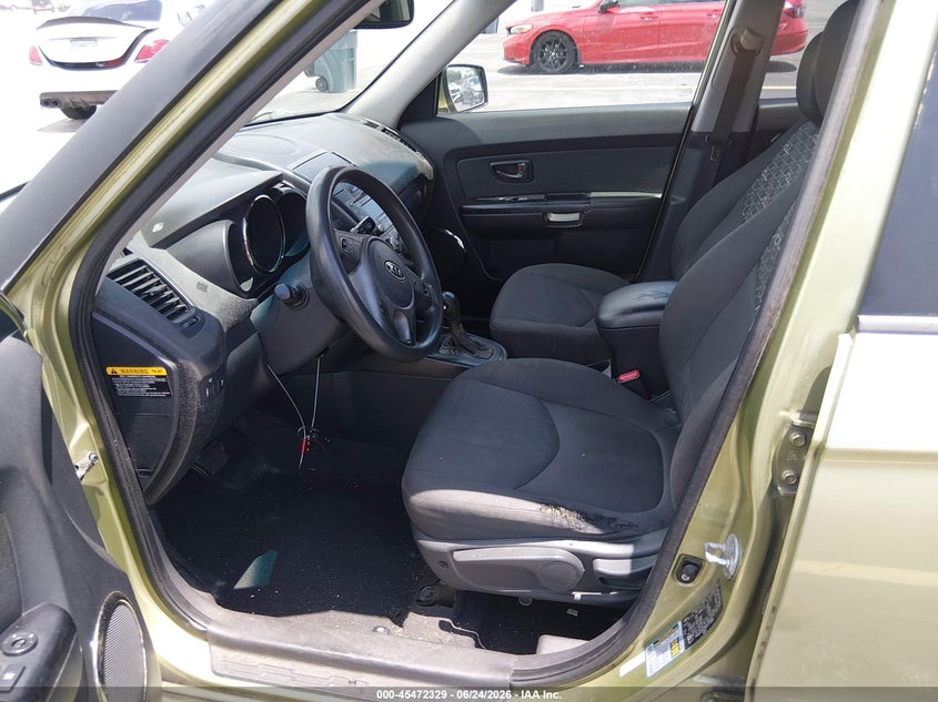 2011 Kia Soul VIN KNDJT2A25B7275896 IAAI salvage auction — LEFT SIDE, Rebuildable (Florida), sold $25 on 2026-07-16 (photo 5)