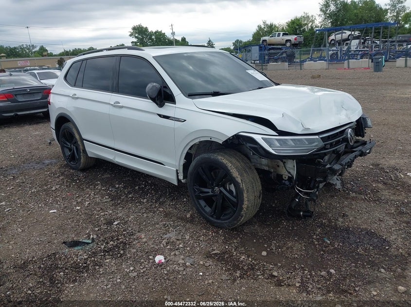2024 Volkswagen Tiguan VIN 3VV8B7AX1RM144069 IAAI salvage auction — FRONT END, Salvage Title, sold $7,900 on 2026-07-18 (photo 1)
