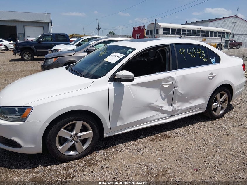 2014 Volkswagen Jetta VIN 3VWLL7AJ2EM370694 IAAI salvage auction — SIDE, Clear (Indiana), sold $1,700 on 2026-07-19 (photo 6)