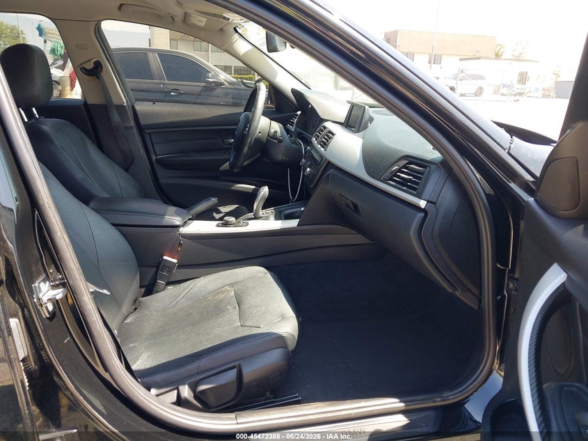 2012 BMW 3er VIN WBA3C1C50CF431888 IAAI salvage auction — FRONT END, Salvage Title, sold $25 on 2026-07-28 (photo 5)