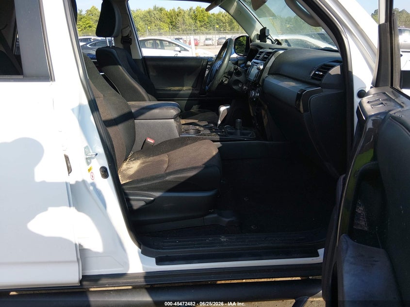 2019 Toyota 4runner VIN JTEBU5JR3K5643225 IAAI salvage auction — WATER/FLOOD, Salvage Title, sold $7,200 on 2026-08-08 (photo 5)