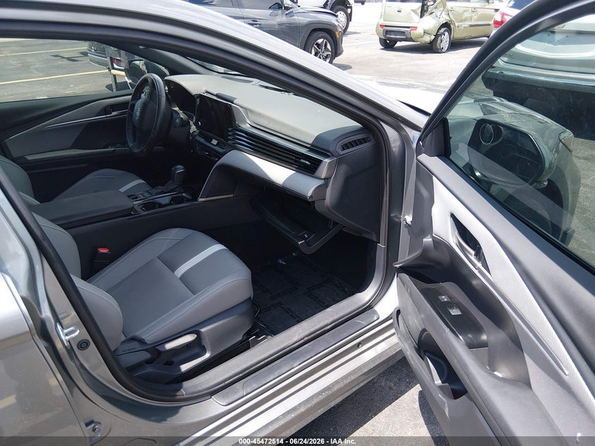 2025 Toyota Camry VIN 4T1DBADK2SU523573 IAAI salvage auction — LEFT SIDE, Salvage Title, sold $15,300 on 2026-08-26 (photo 5)