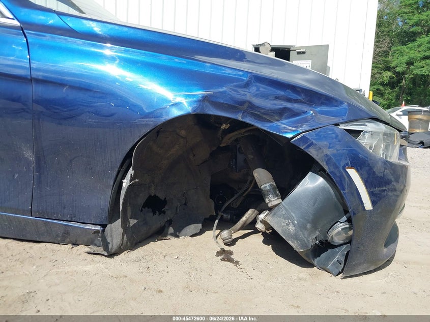 2018 BMW 3er VIN WBA8F1C51JAE93309 IAAI salvage auction — RIGHT FRONT, Salvage Title, sold $5,425 on 2026-08-27 (photo 6)