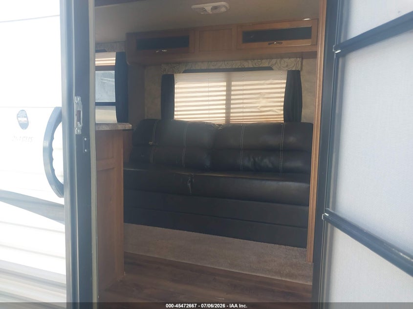 2016 Coachmen Catalina VIN 5ZT2CARB1GA023817 IAAI salvage auction — HAIL, Salvage (Kansas), sold $125 on 2026-07-29 (photo 5)