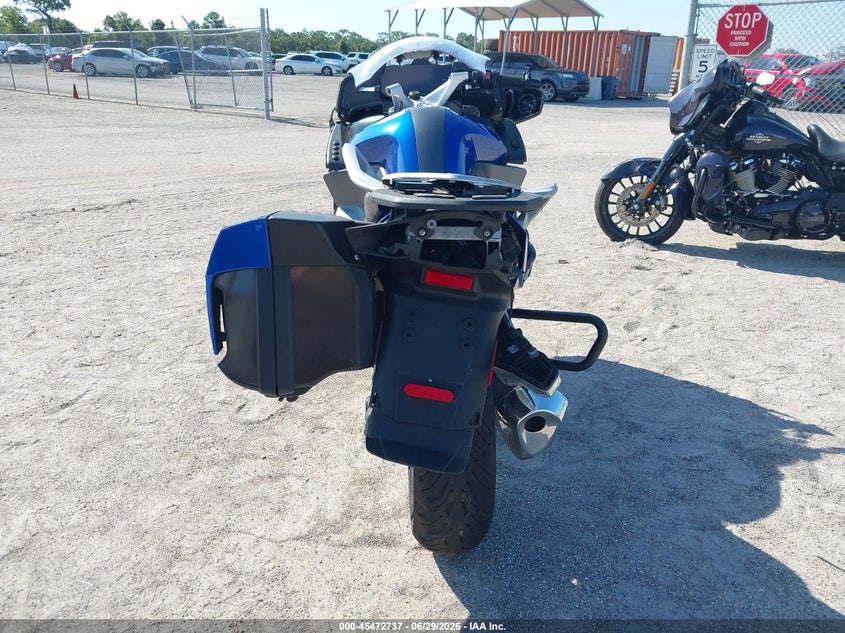 2022 BMW R 1250 VIN WB10L0301N6F15760 IAAI salvage auction — FRONT END, Rebuildable (Florida), sold $2,350 on 2026-07-28 (photo 6)