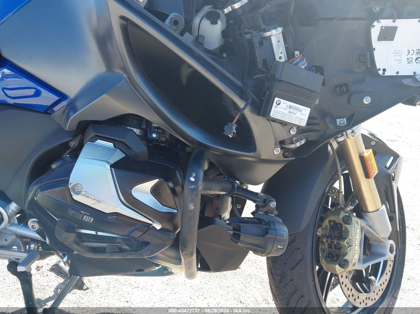2022 BMW R 1250 VIN WB10L0301N6F15760 IAAI salvage auction — FRONT END, Rebuildable (Florida), sold $2,350 on 2026-07-28 (photo 8)