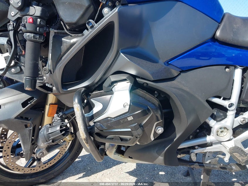 2022 BMW R 1250 VIN WB10L0301N6F15760 IAAI salvage auction — FRONT END, Rebuildable (Florida), sold $2,350 on 2026-07-28 (photo 9)