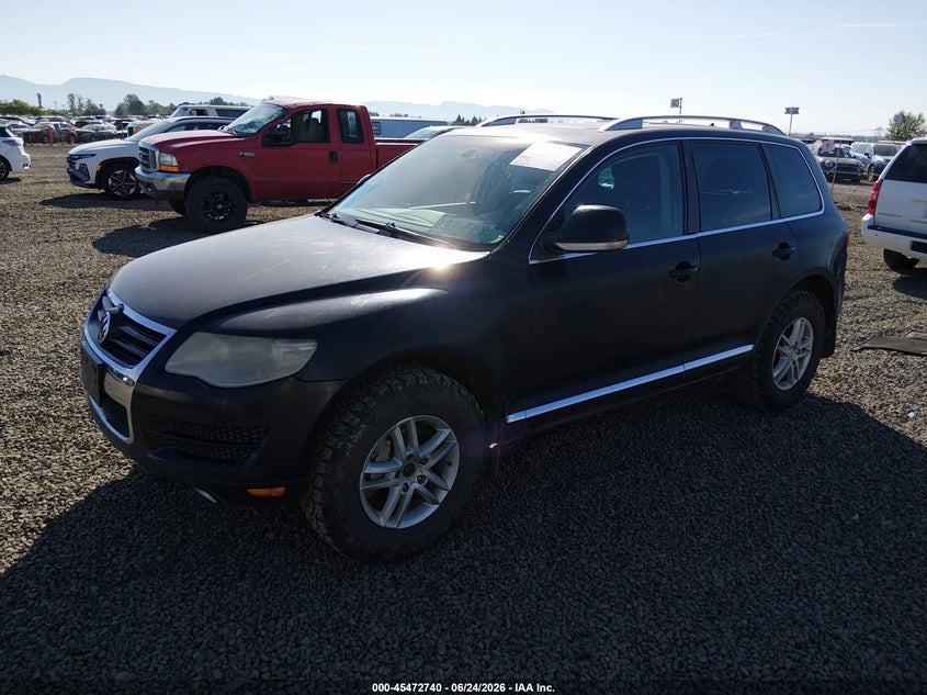 2010 Volkswagen Touareg VIN WVGAK7A95AD001638 IAAI salvage auction — LEFT SIDE, Salvage (Oregon), sold $25 on 2026-08-12 (photo 2)