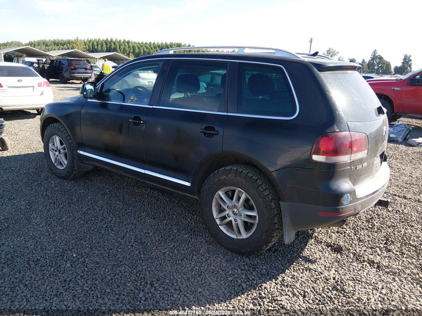 2010 Volkswagen Touareg VIN WVGAK7A95AD001638 IAAI salvage auction — LEFT SIDE, Salvage (Oregon), sold $25 on 2026-08-12 (photo 3)