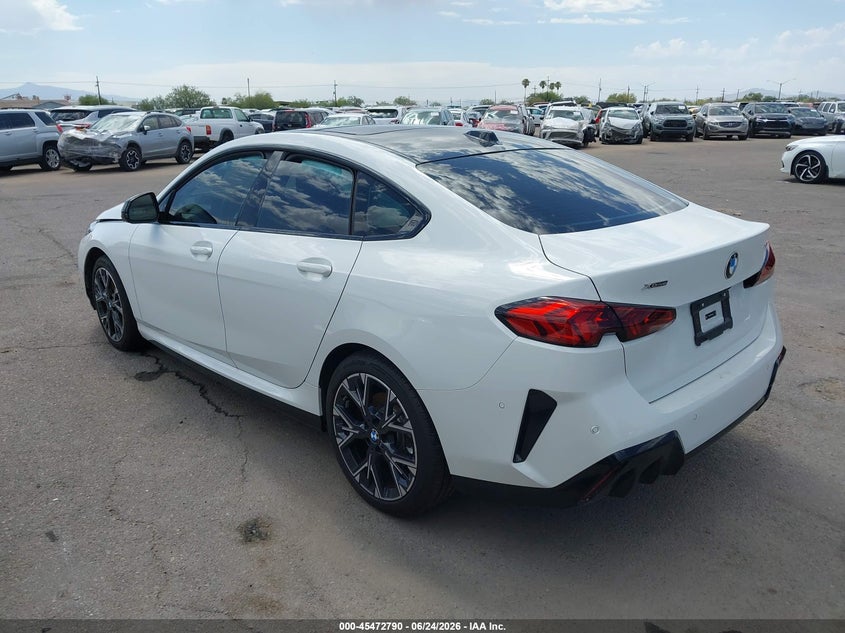 2026 BMW 2er VIN WBA23GG02T7U02206 IAAI salvage auction — SIDE, Salvage Title, sold $8,600 on 2026-08-21 (photo 3)