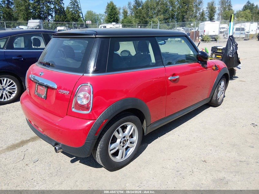 2013 Mini Hard top VIN WMWSU3C55DT375101 IAAI salvage auction — NORMAL WEAR, Clear (Washington), sold $600 on 2026-07-29 (photo 4)