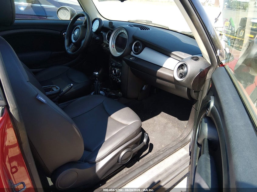 2013 Mini Hard top VIN WMWSU3C55DT375101 IAAI salvage auction — NORMAL WEAR, Clear (Washington), sold $600 on 2026-07-29 (photo 5)