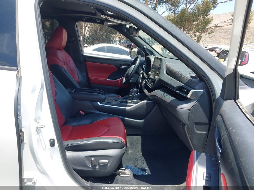 2021 Toyota Highlander VIN 5TDJZRAH6MS039164 IAAI salvage auction — THEFT, Clear - Dealer Only (California), sold $17,125 on 2026-07-20 (photo 5)