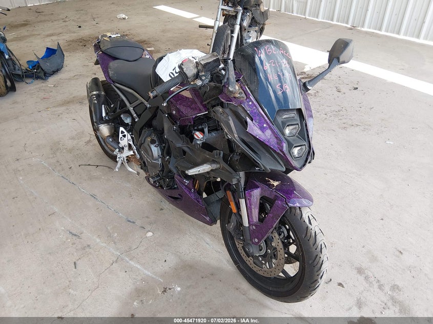 2024 Suzuki Gsx VIN JS1EM13B8R7100455 IAAI salvage auction — RIGHT FRONT, Wait Title, sold $1,000 on 2026-09-22 (photo 1)