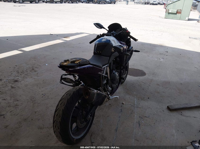 2024 Suzuki Gsx VIN JS1EM13B8R7100455 IAAI salvage auction — RIGHT FRONT, Wait Title, sold $1,000 on 2026-09-22 (photo 4)