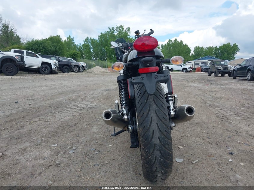 2017 Triumph motorcycle Street VIN SMTD31GN1HT786208 IAAI salvage auction — FRONT END, Salvage (Illinois), sold $700 on 2026-09-16 (photo 6)