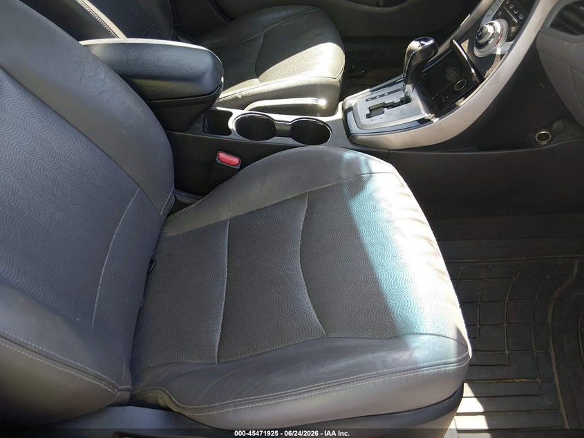 2011 Hyundai Elantra VIN KMHDH4AE4BU120029 IAAI salvage auction — NORMAL WEAR, Clear (Pennsylvania), sold $500 on 2026-07-27 (photo 5)