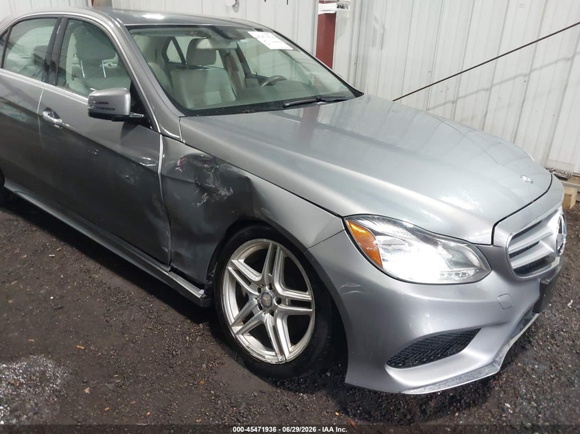 2014 Mercedes-benz E-klasse VIN WDDHF5KBXEA806870 IAAI salvage auction — SIDE, Wait Title, sold $4,300 on 2026-08-06 (photo 6)