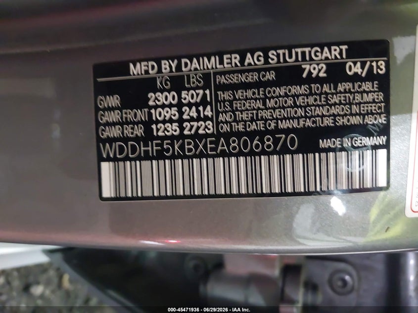 2014 Mercedes-benz E-klasse VIN WDDHF5KBXEA806870 IAAI salvage auction — SIDE, Wait Title, sold $4,300 on 2026-08-06 (photo 9)