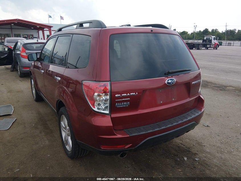 2010 Subaru Forester VIN JF2SH6CC0AH914666 IAAI salvage auction — WATER/FLOOD, Salvage (Louisiana), sold $300 on 2026-07-20 (photo 3)